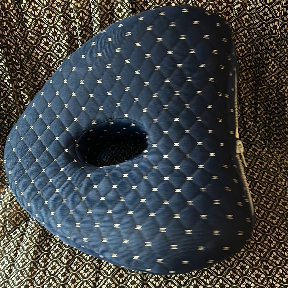 Smoothspine knee pillow